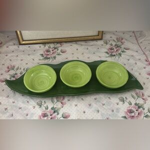 Vintage S E China Three Peas in a Pod Serving Tray.